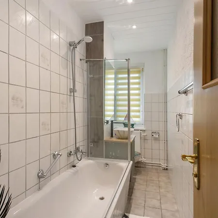 San Marino 3 * Mucheln